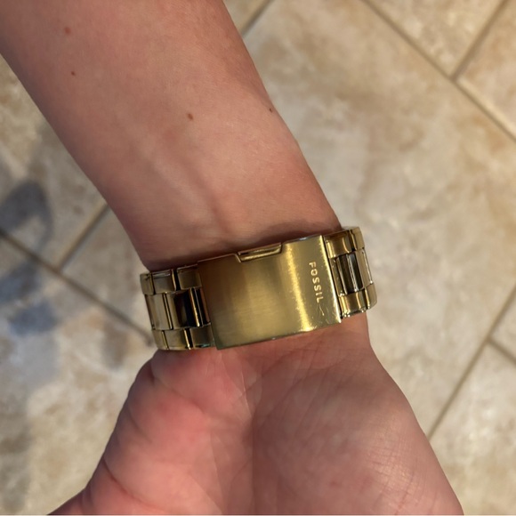 Fossil Gold Watch - Picture 3 of 5